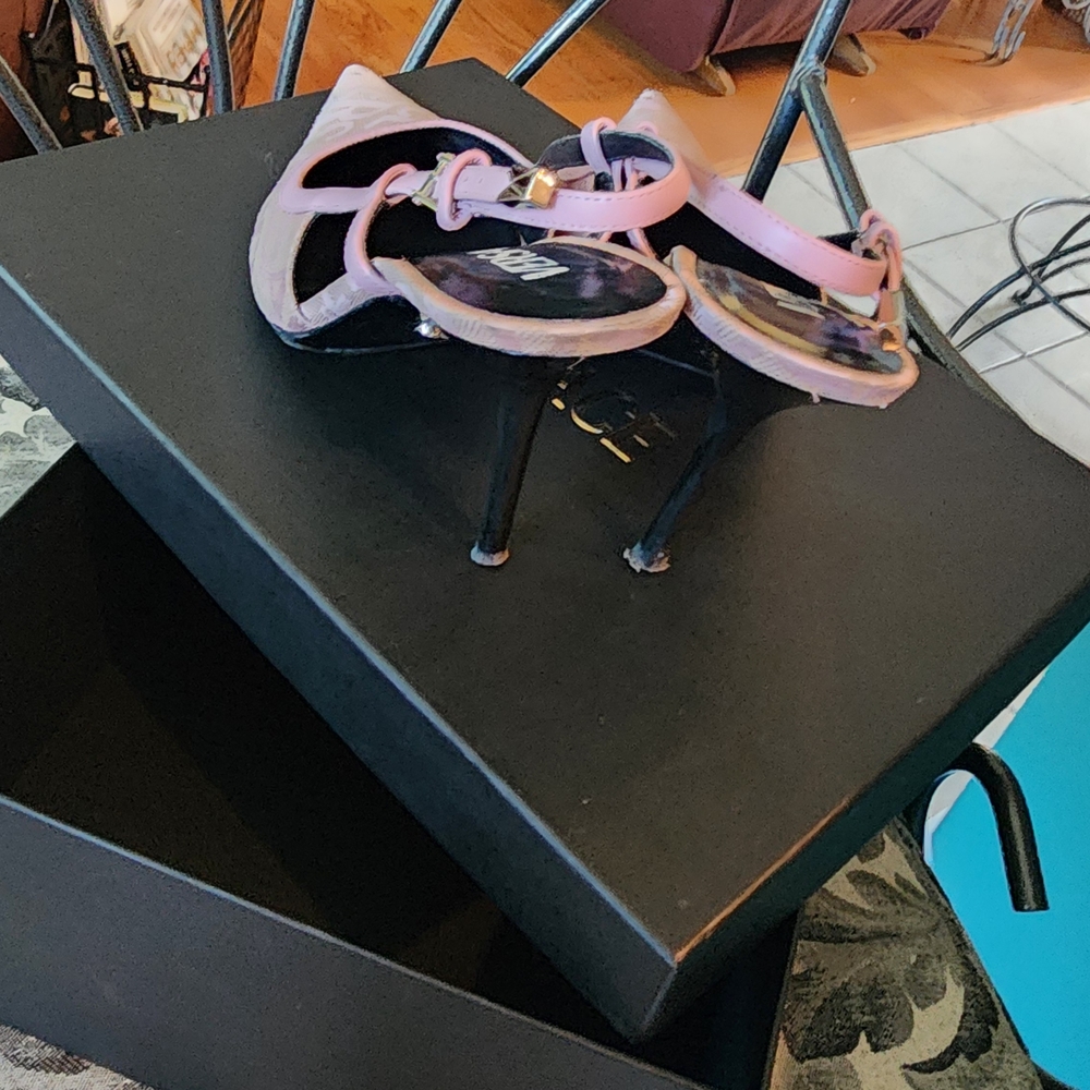 EUC Versace Pink Heels with Stiletto Design - Picture 7 of 8